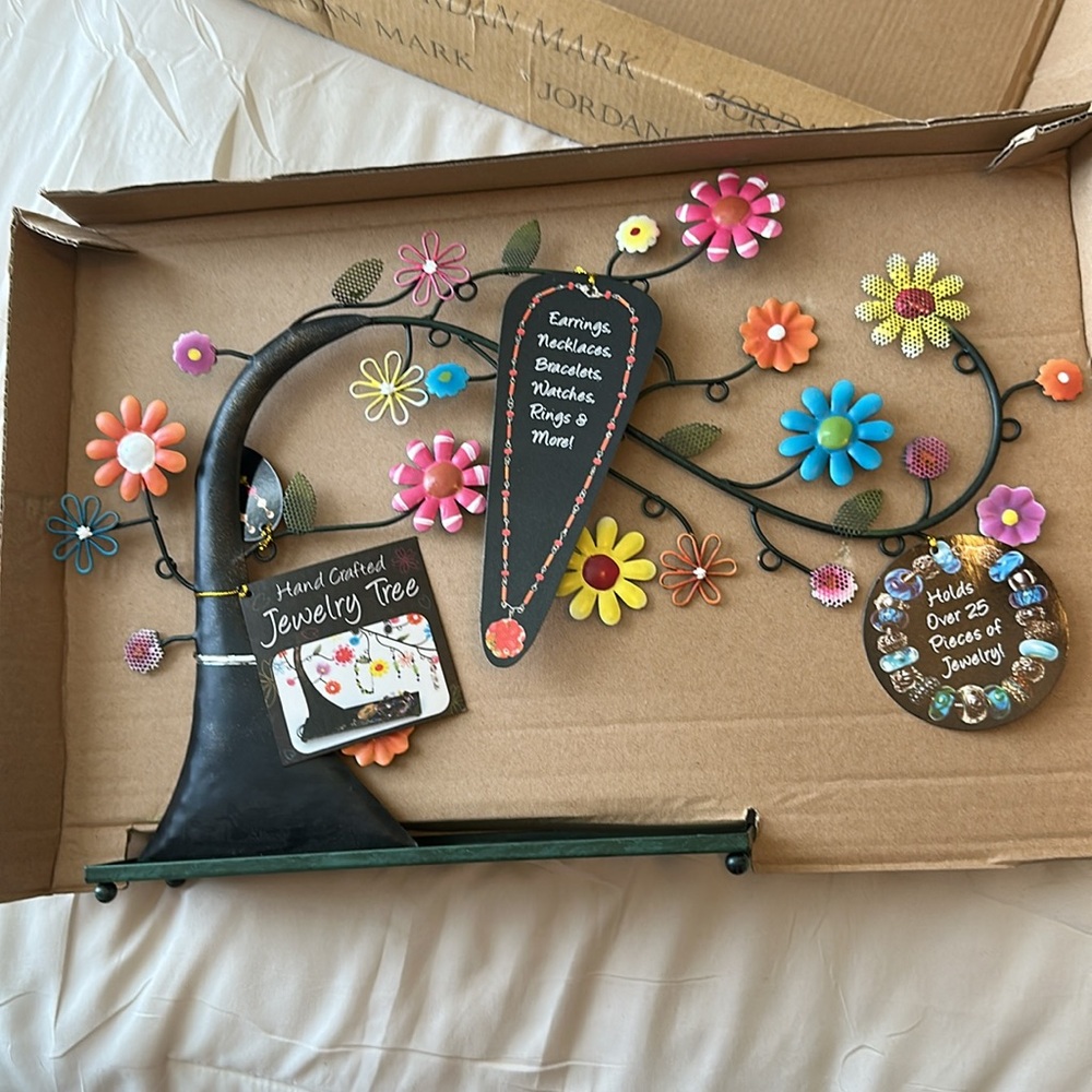 New- hand crafted Jordan Mark Jewelry Tree